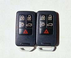 2013 Volvo V40 Key Fob For Parts / Case Replacement Only
