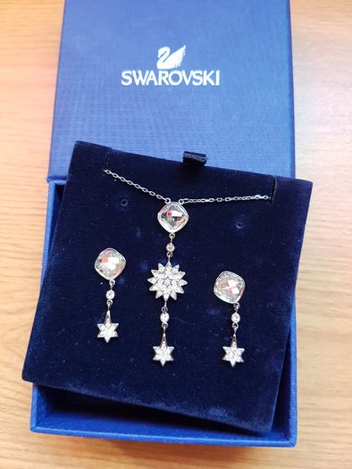 BNWT - Swarovski Scintillate Set (necklace and earrings)