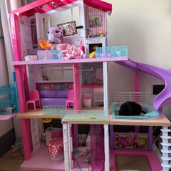Barbie dreamhouse +car & accessories