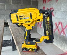 Dewalt 18g Pin Gun