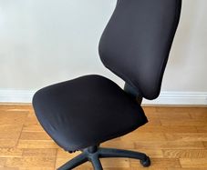 Black office chair with adjustable height