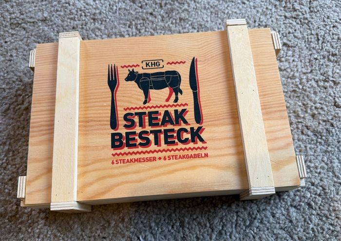 Steak knife and fork set