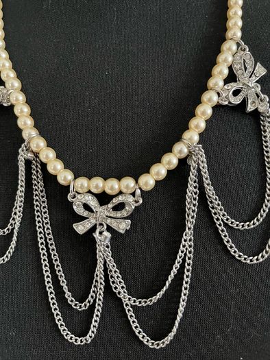 pearl necklace