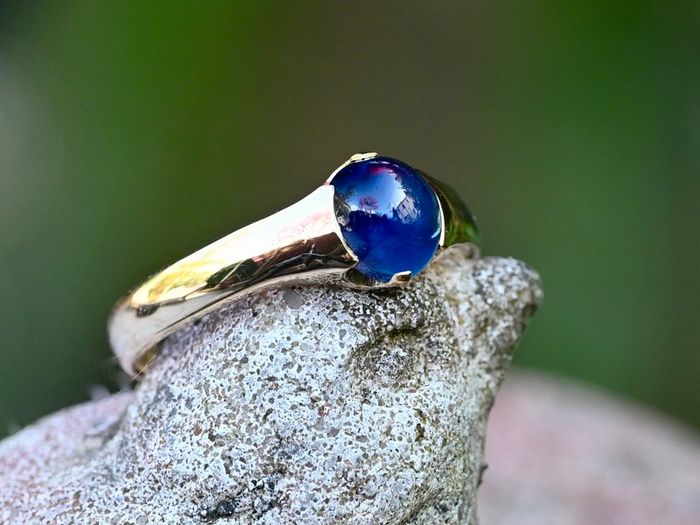 Antique Gents/Ladies Sapphire Solitaire Ring - 15ct circa 1887
