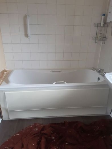 White Bath with handles