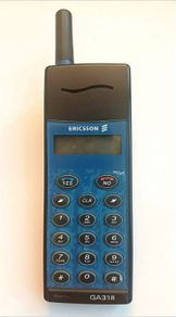 1996 Ericsson GA318 Blue Edition Vintage Phone & Charger.