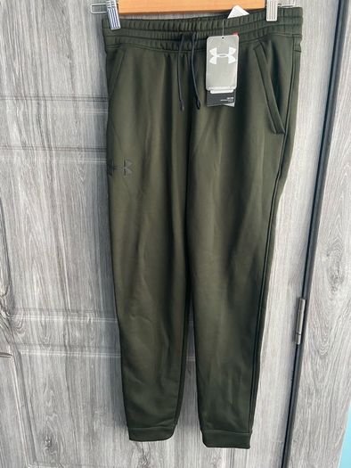 BWNT Under Armour Bottoms YMD