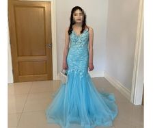 Gorgeous Debs dress (size 6-8)--Worn only once!