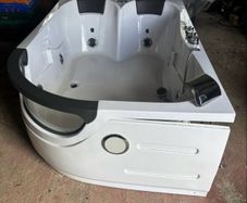 jacuzi
