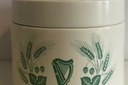 Beautiful original vintage 1960's Guinness Carltonware pot