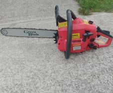Petrol chainsaw