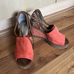 Tamaris sandal  . Size 37. Like a new