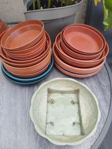 34 Plant Pot Saucers