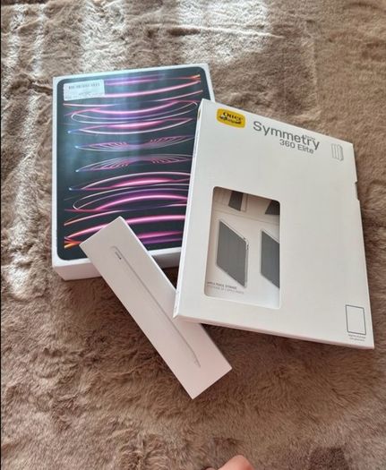 iPad Pro 12.9" 6th Gen 128 GB Wi-Fi