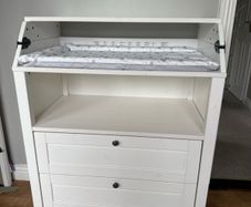 baby changing table