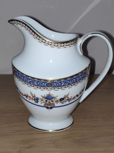 Vintage Royal Doulton Milk Jug & Queen's Sugar Bowl
