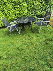 Garden Table +2 Chairs