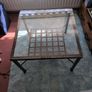 Must go - Coffee table with glass top Image 2