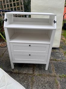 Baby changing unit
