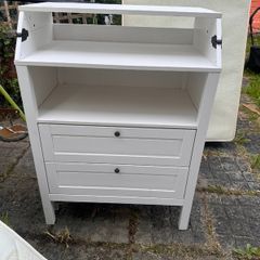 Baby changing unit