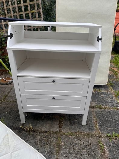 Baby changing unit