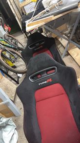 type r seats