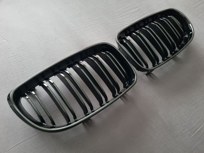 BMW 1 Series E81 E82 E87 E88 Gloss Black Kidney Grilles Brand New