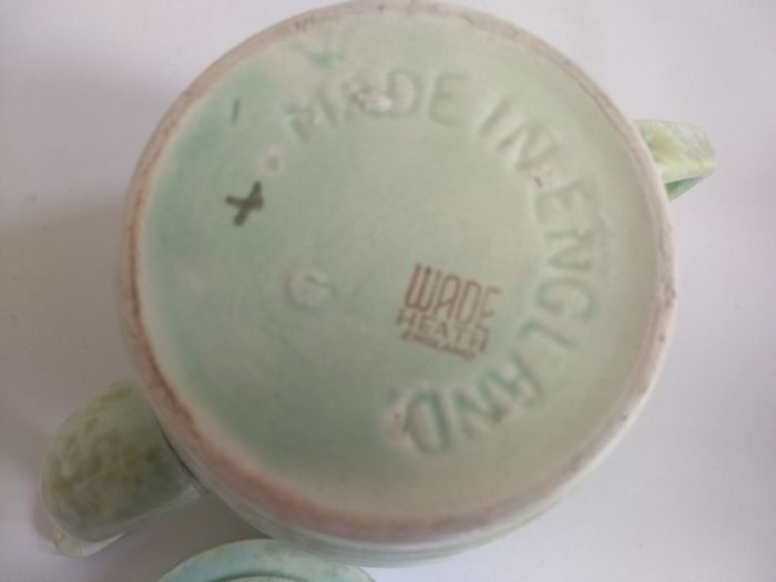 Stunning Art Deco 'Windsor Step' Shaped Teapot by Wade Heath, with a Stunning Rare Mottled Mint Green Glaze, Circa 1930+