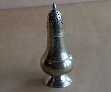 Metal pepper pot 16cm