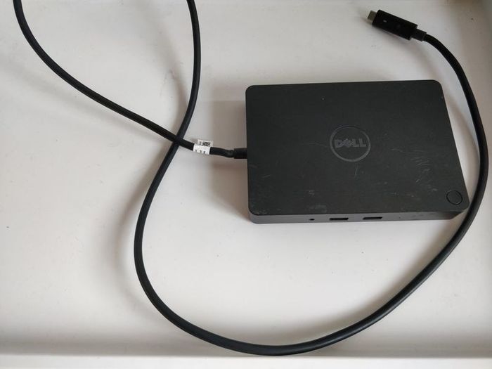 Dell WD15 docking station (no power cord)