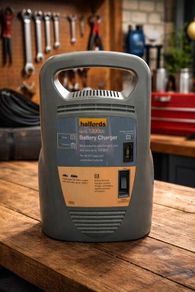 Halfords 12V Battery Charger up to 1200cc