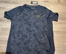Under Armour Tshirt