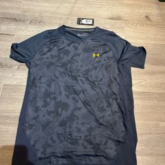 Under Armour Tshirt