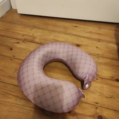 Steve Madden memory foam travel pillow