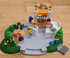 Playmobil Super Set Ice Cream Parlor Shop Play Set #4134 Nearly Complete