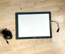 Daylight A4 Light Pad for tracing