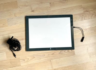 Daylight A4 Light Pad for tracing