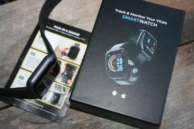 Smart Watch Fitness Tracker, Waterproof Activity Tracker Watch