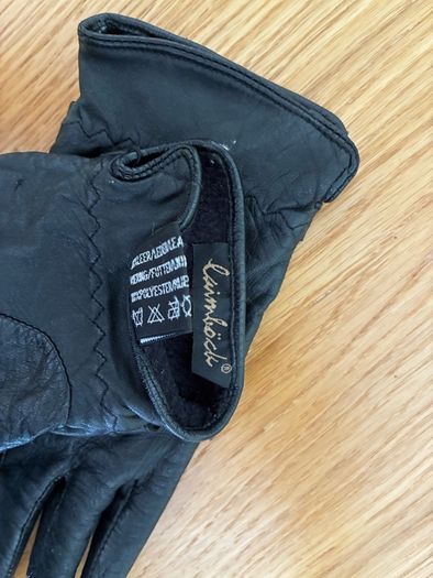 Leather gloves