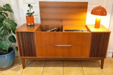Mid Century Vintage Dynatron Stereo Radiogram