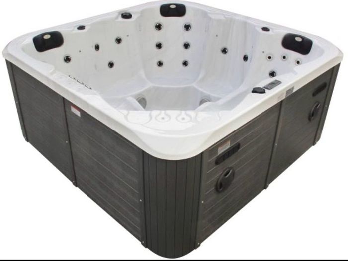 New 5 Person Amethyst Hot Tub Sale