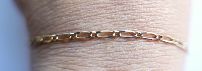 Vintage Solid 9Ct Yellow Gold 375 Figaro link Bangle Bracelet,  length 7.5" - 1,8g