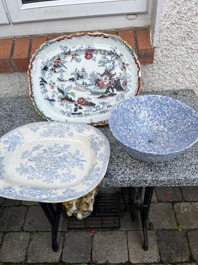 Old plates dishs