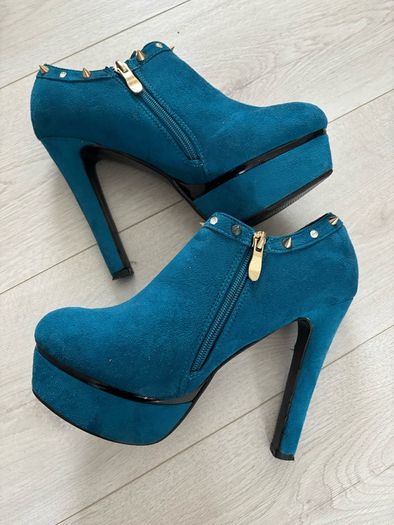 Bottle Green Platform High Heel shoe boots 7