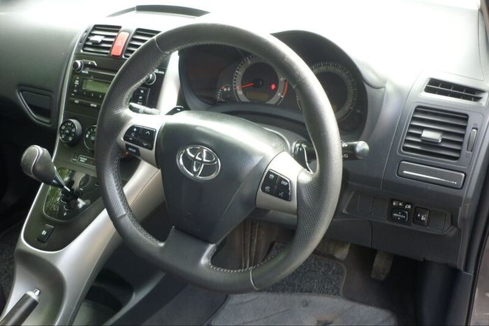 Toyota Auris 2011