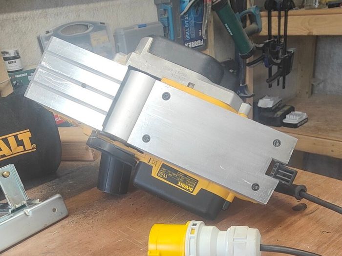 DeWalt 110v D26500 Planer