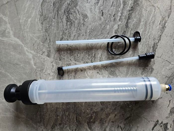 Car Brake Fluid Oil Extractor Auto Oil Change Syringe with Hose Manual Fuel Suction & Filler Fluid Oil Change Evacuator Pump
