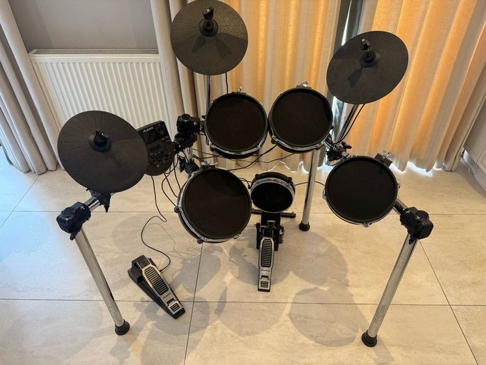 Alesis Surge Mesh Electronic Drum Kit Excellent Condition