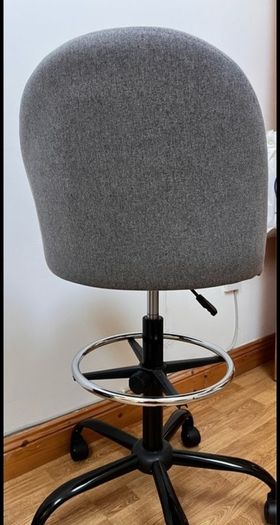 Tall swivel desk chair