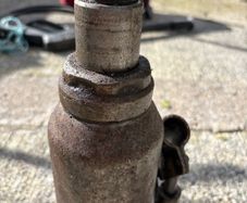 bottle jack